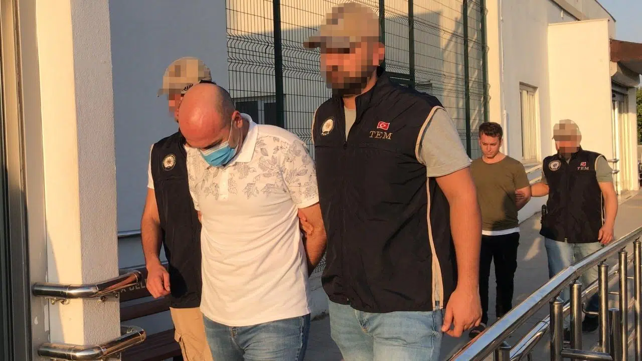 Adana'da FETÖ operasyonu! 3 şüpheli tutuklandı!