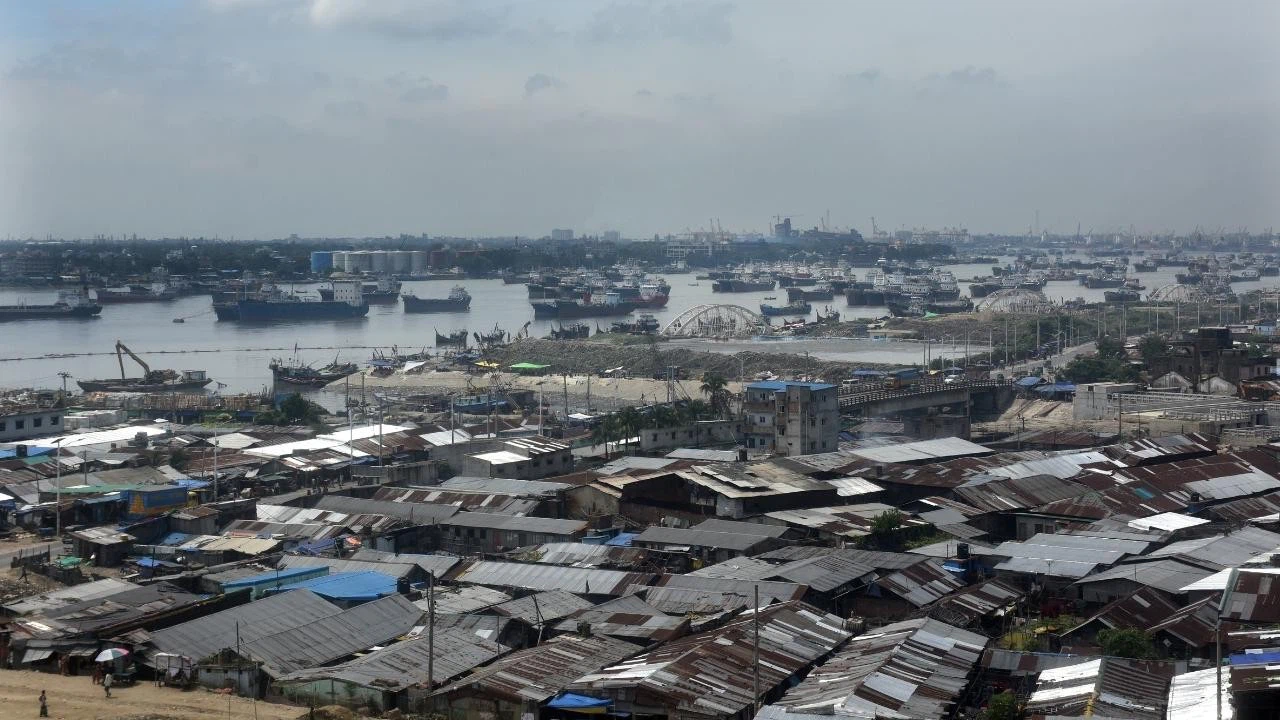 Bangladeş'te 140 milyon kişi elektriksiz kaldı