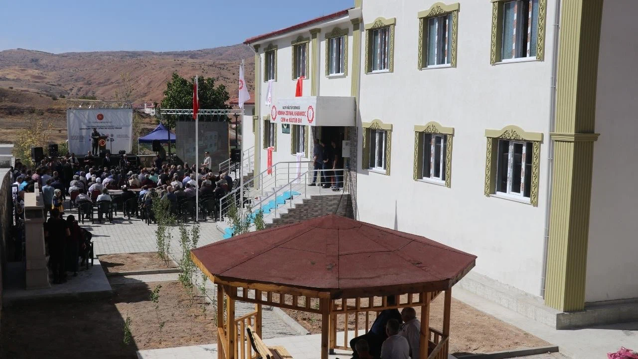 Erzincan'da yapımı tamamlanan cemevi açıldı!