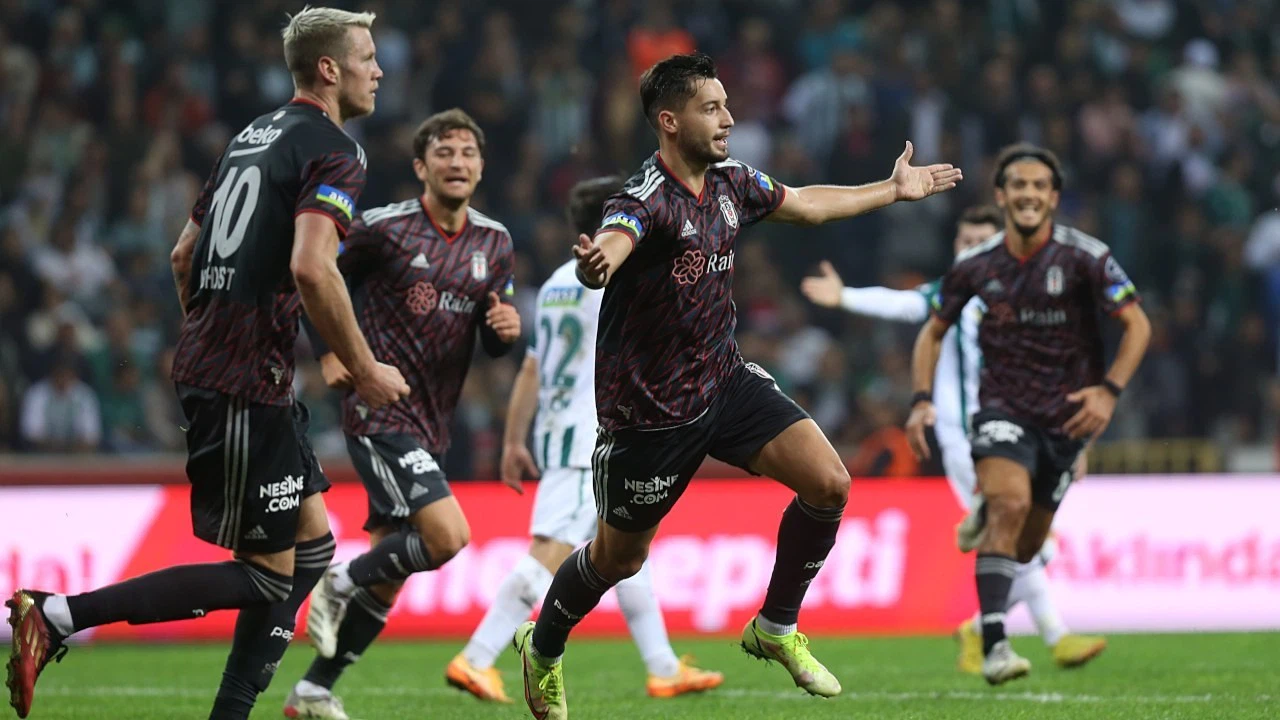 Beşiktaş'ta savunmanın lideri Tayyip Talha Sanuç