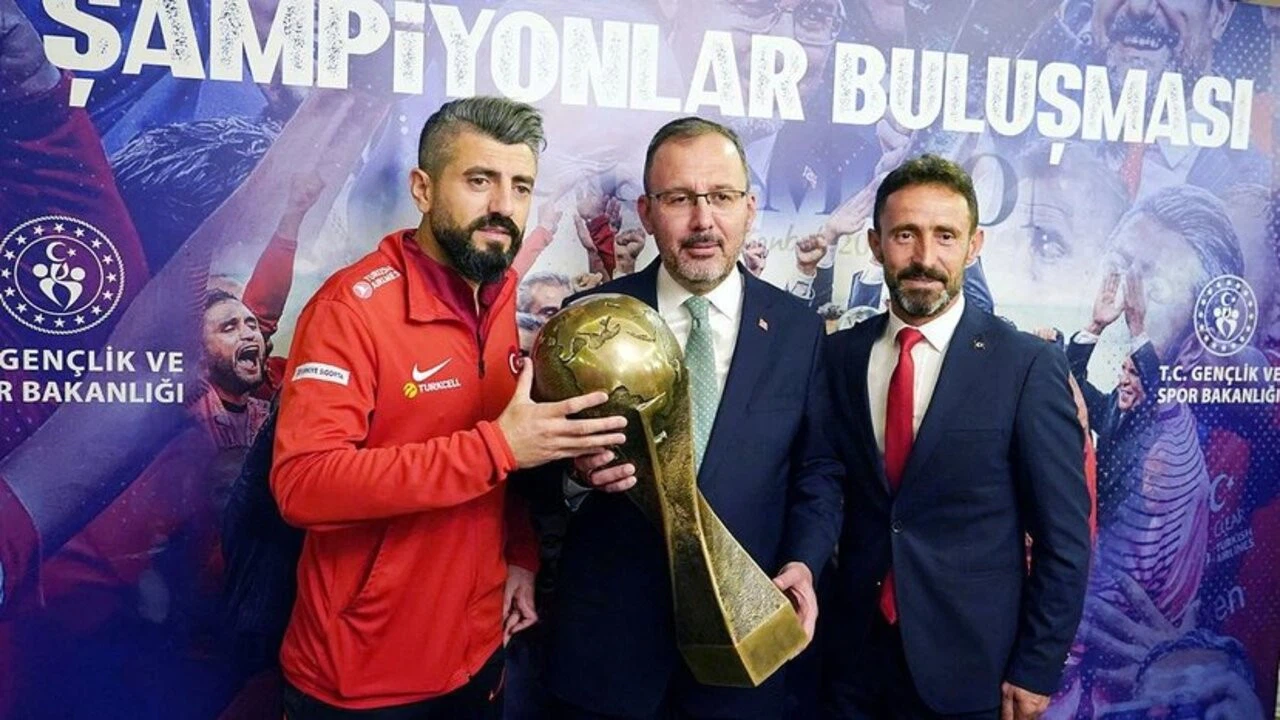 Kasapoğlu: Alınan kupa bu işin zirvesi!