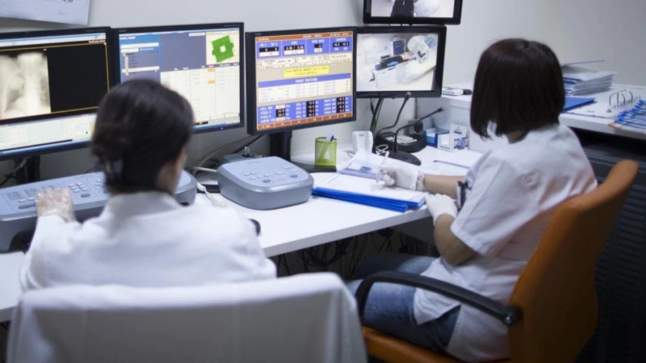 Çorum'da hasta yakınları tıbbi sekreteri darbetti!