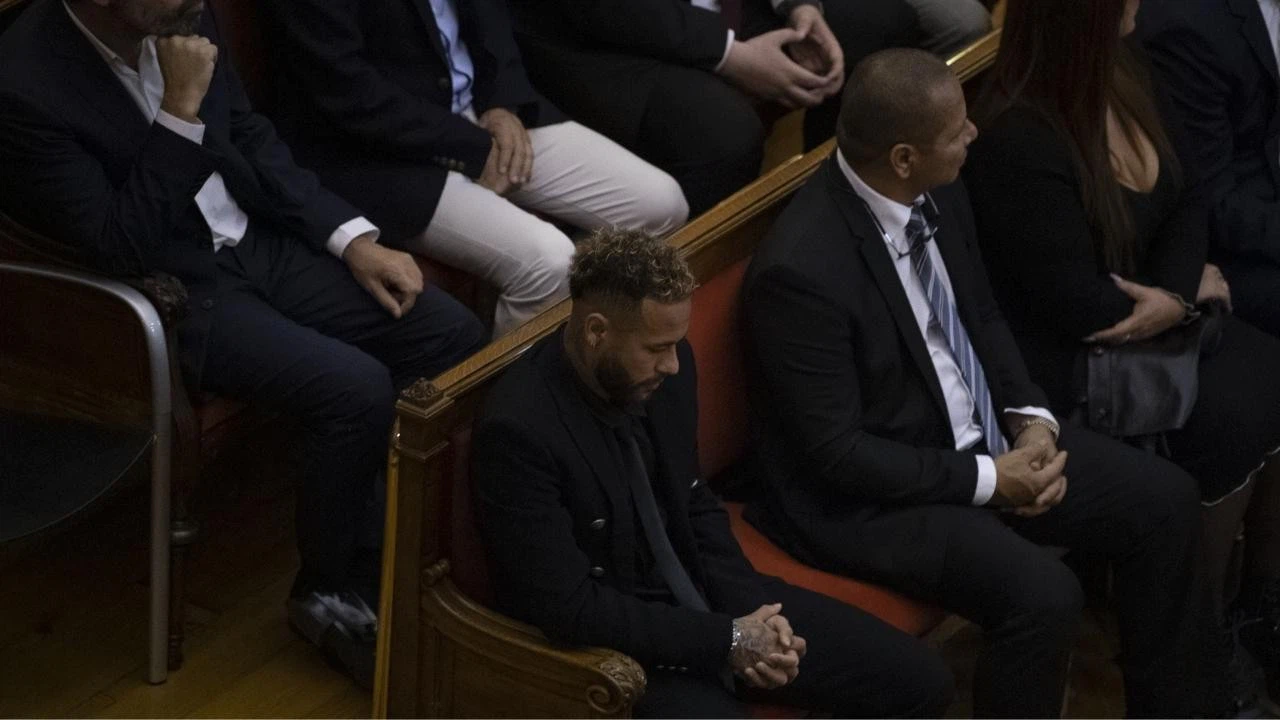 Neymar hakim karşısında! Hapis cezası aldı mı?