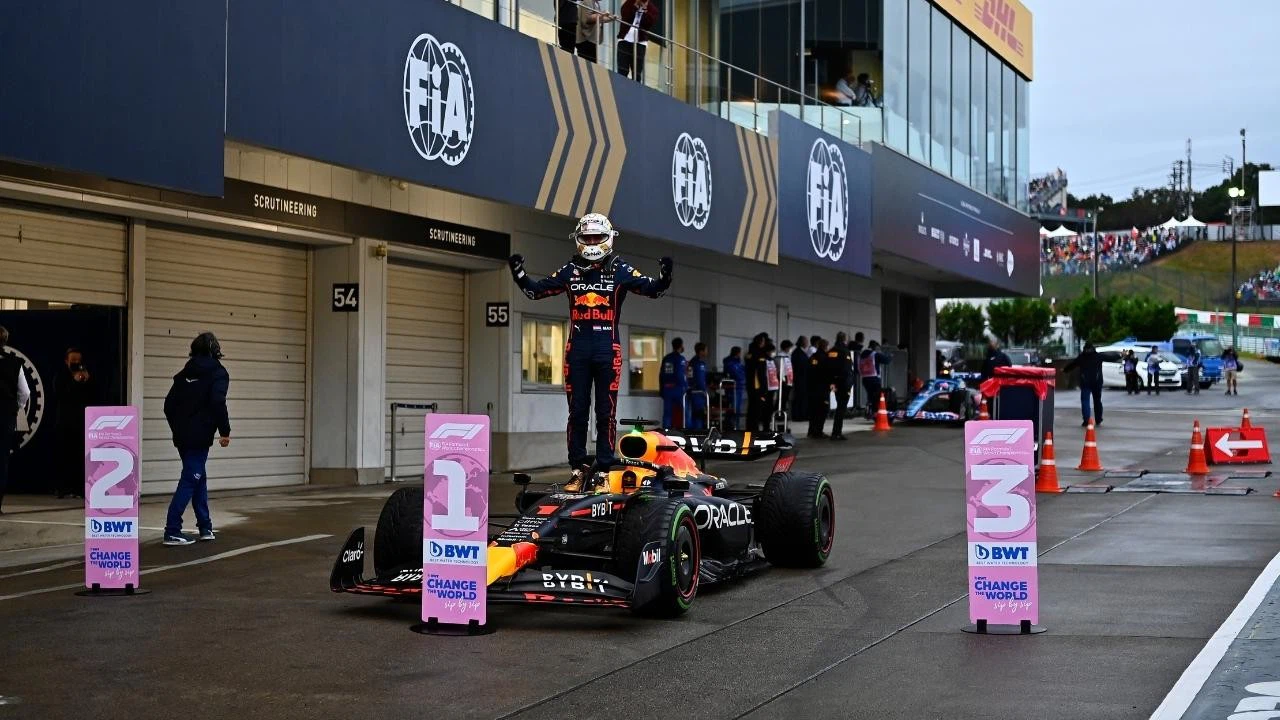 F1 ABD Grand Prix'i Max Verstappen'in!