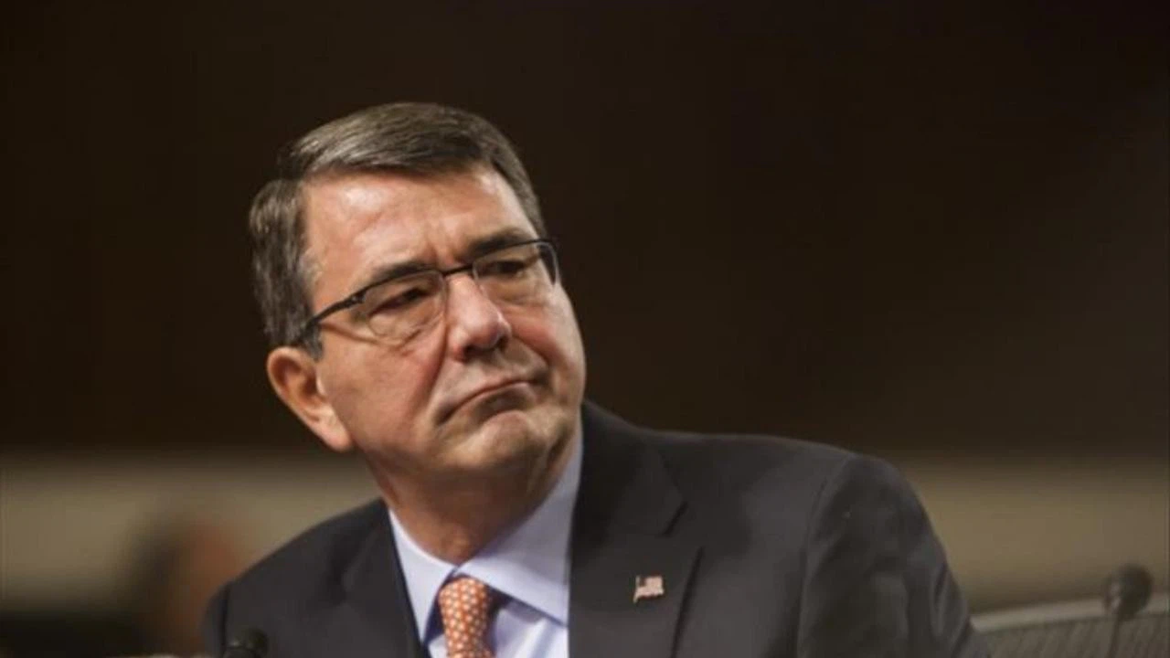 Eski ABD Savunma Bakanı Carter hayatını kaybetti!