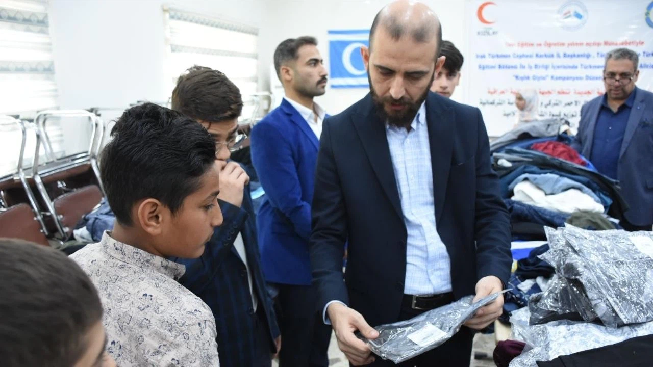 Türk Kızılay'dan Kerkük'teki ihtiyaç sahibi öğrencilere giyim yardımı!