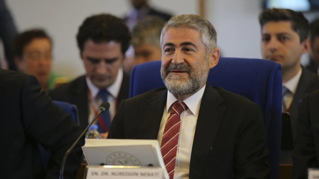 Nebati: Dar gelirlinin yanında olmaya devam edeceğiz