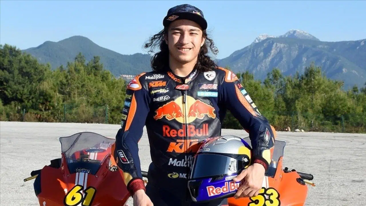 Milli motosikletçi Can Öncü, üçüncü oldu