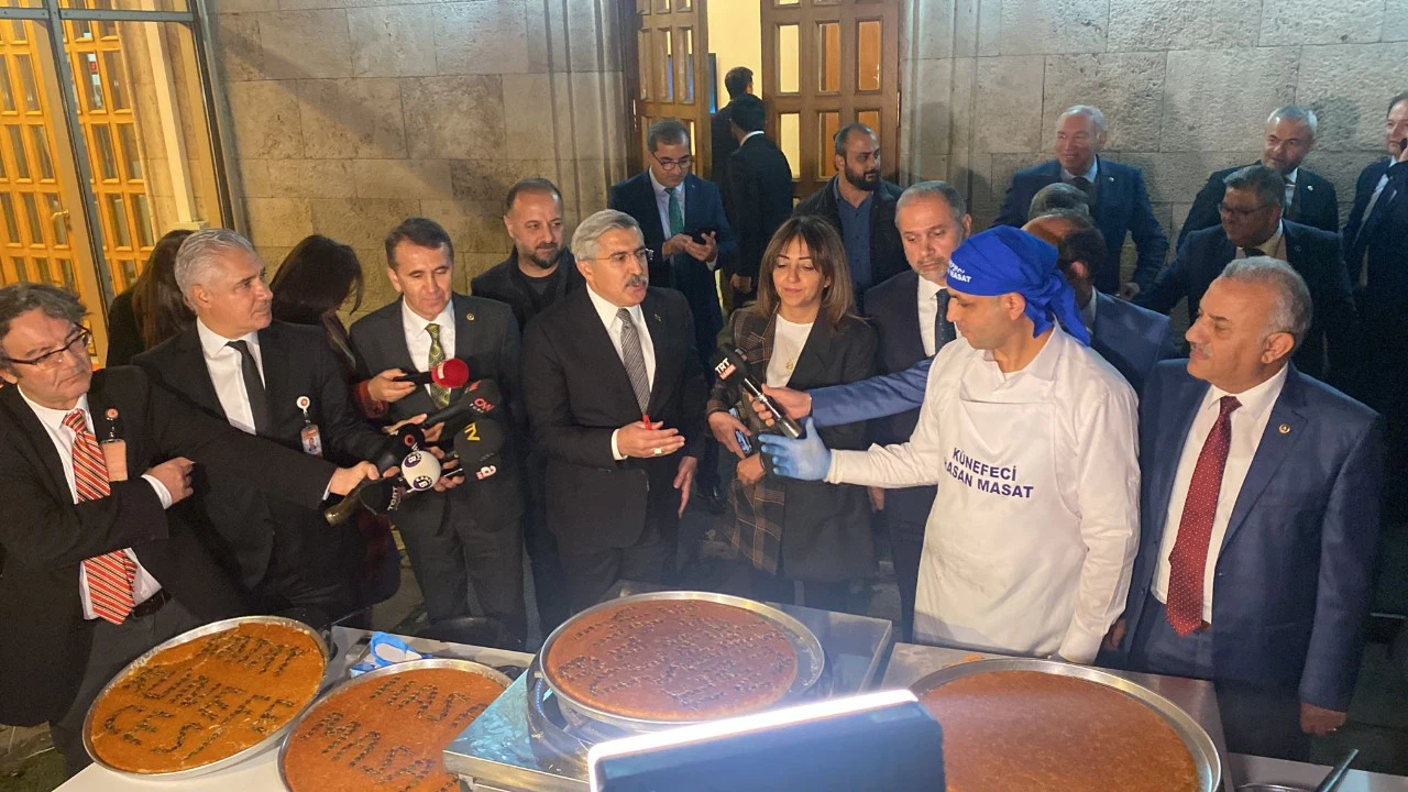 Antakya künefesi AB'den coğrafi işaret aldı! TBMM bahçesinde kutlandı!