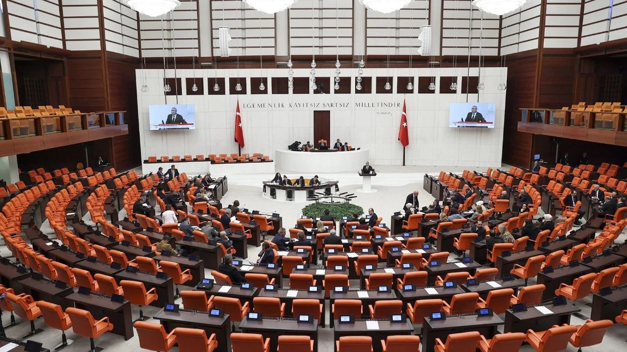 Milletvekilleri için hazırlanan fezlekeler Cumhurbaşkanlığına gönderildi