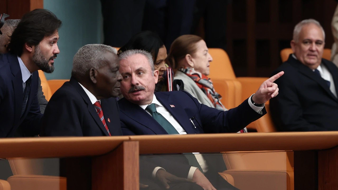 Şentop'un, Kübalı misafiri!