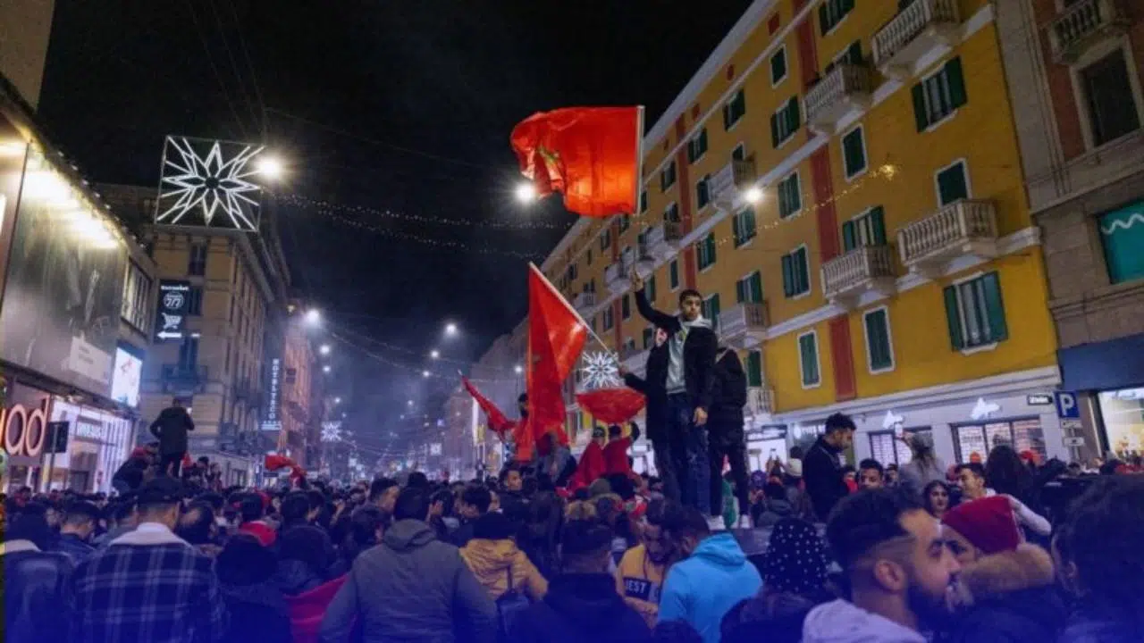 İtalyan sağcıları Dünya Kupası'ndan İspanya'yı eleyen Faslılara saldırdı.