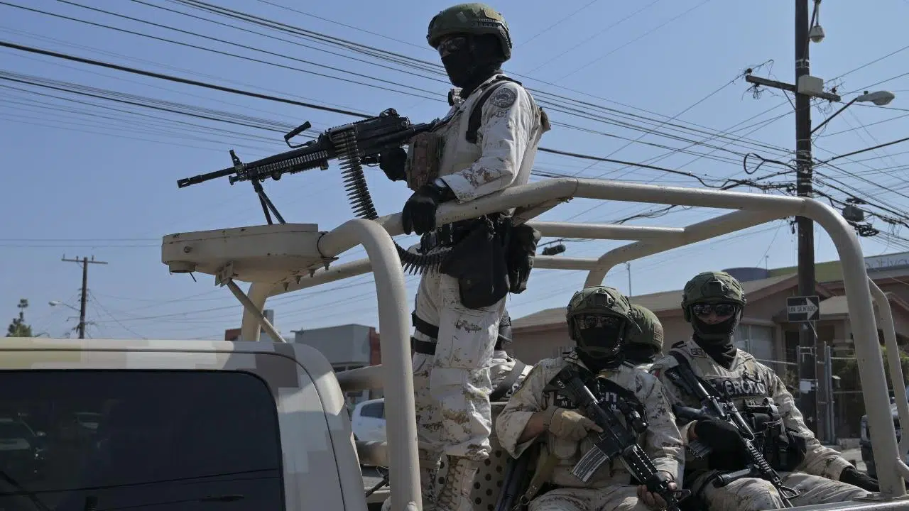 Meksika'da bir ilkokulun bahçesinde 7 kişiyi öldürdü!