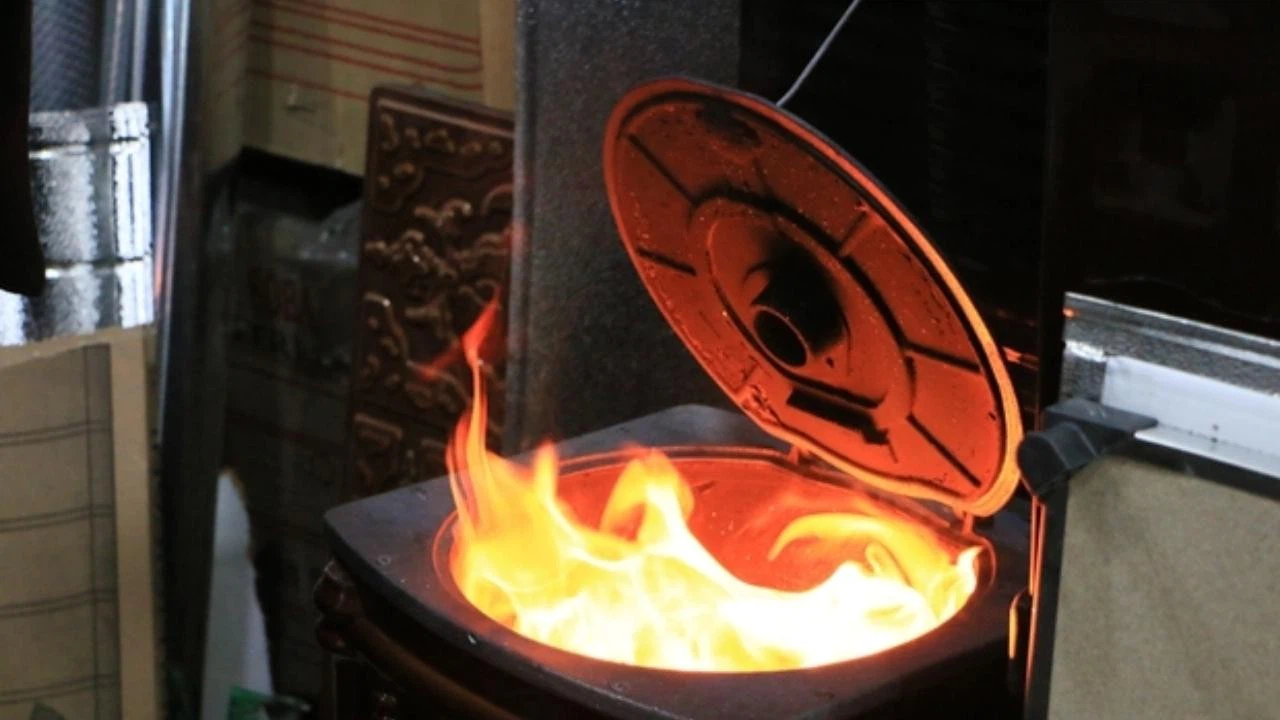 İzmir'de sobadan sızan gazdan zehirlenen kişi öldü