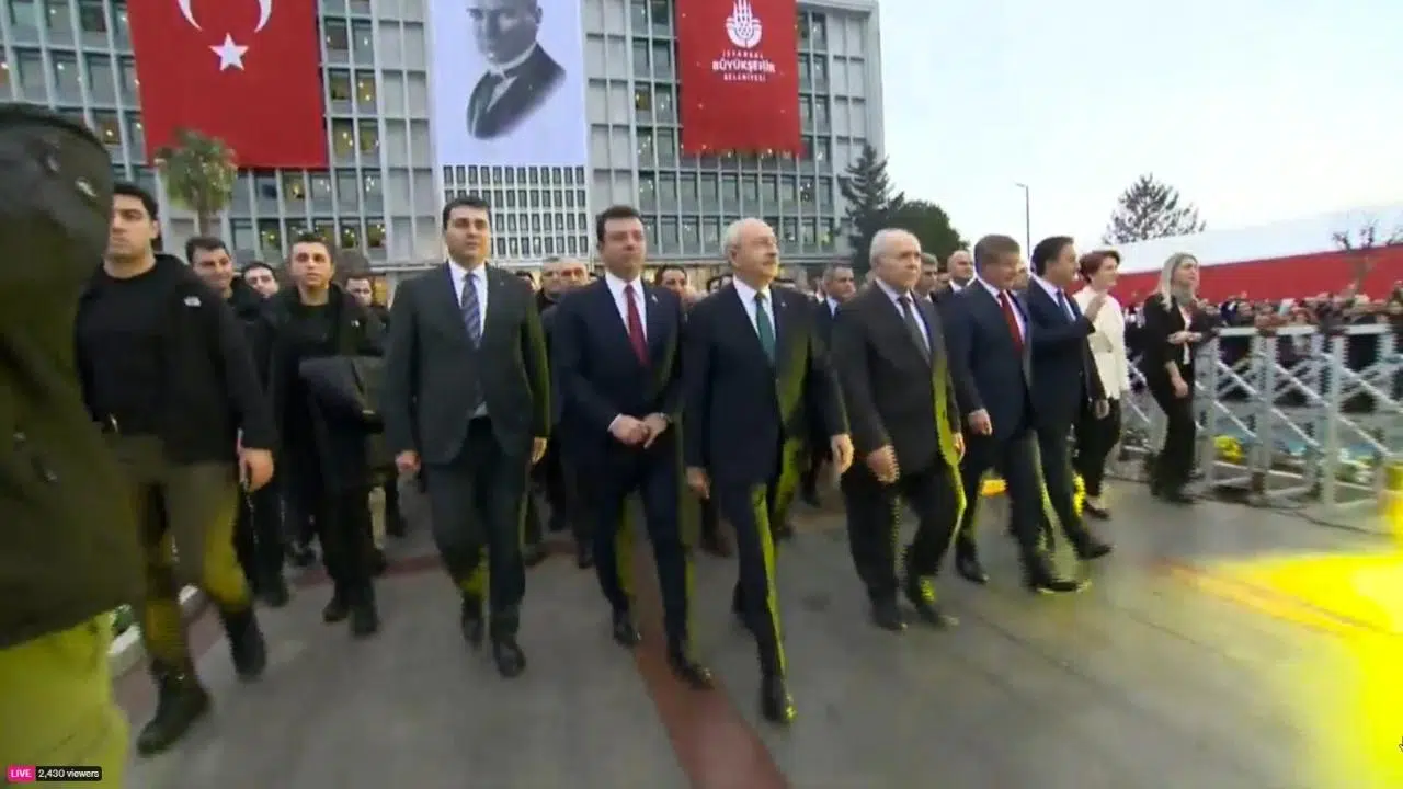 Muhalefet liderleri Ekrem İmamoğlu'na destek için Saraçhane'de