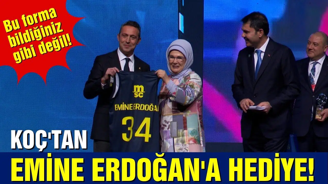 Koç, Emine Hanım'a ham maddesi plastik olan forma hediye etti