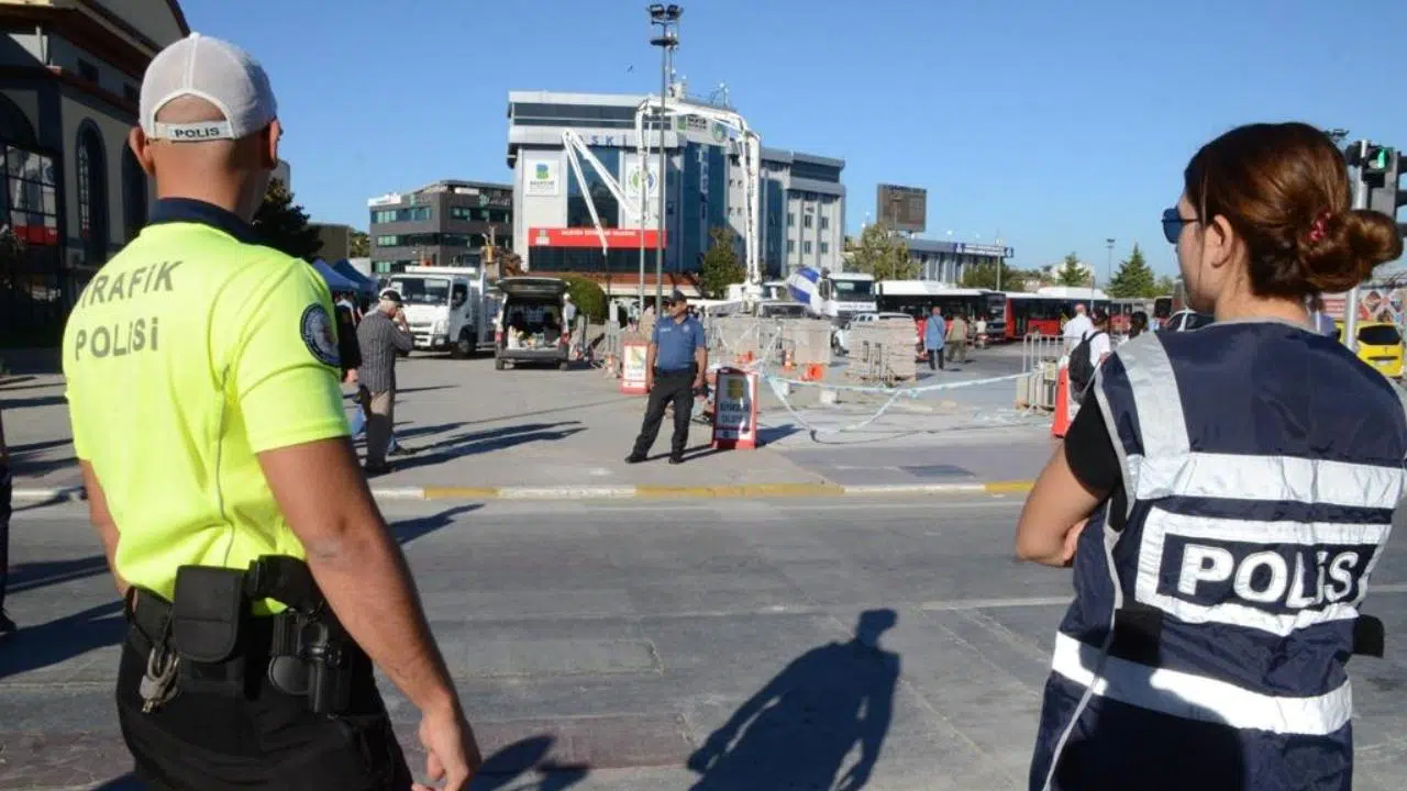 Ülke genelinde dilencilere yönelik uygulamada aranan 590 kişi yakalandı