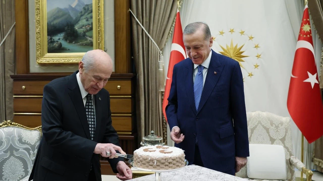 Bahçeli, doğum gününü kutlayan Cumhurbaşkanı Erdoğan'a teşekkür etti