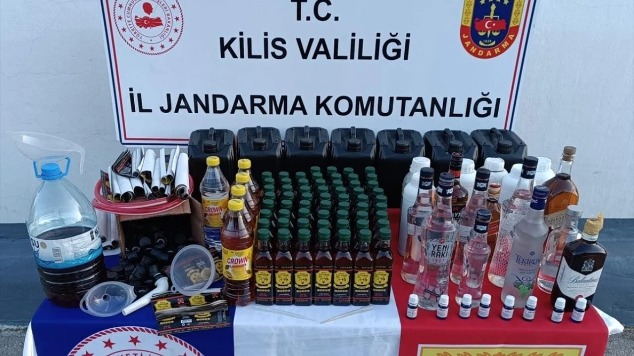 Kilis'te evde kaçak içki üreten şüpheli yakalandı