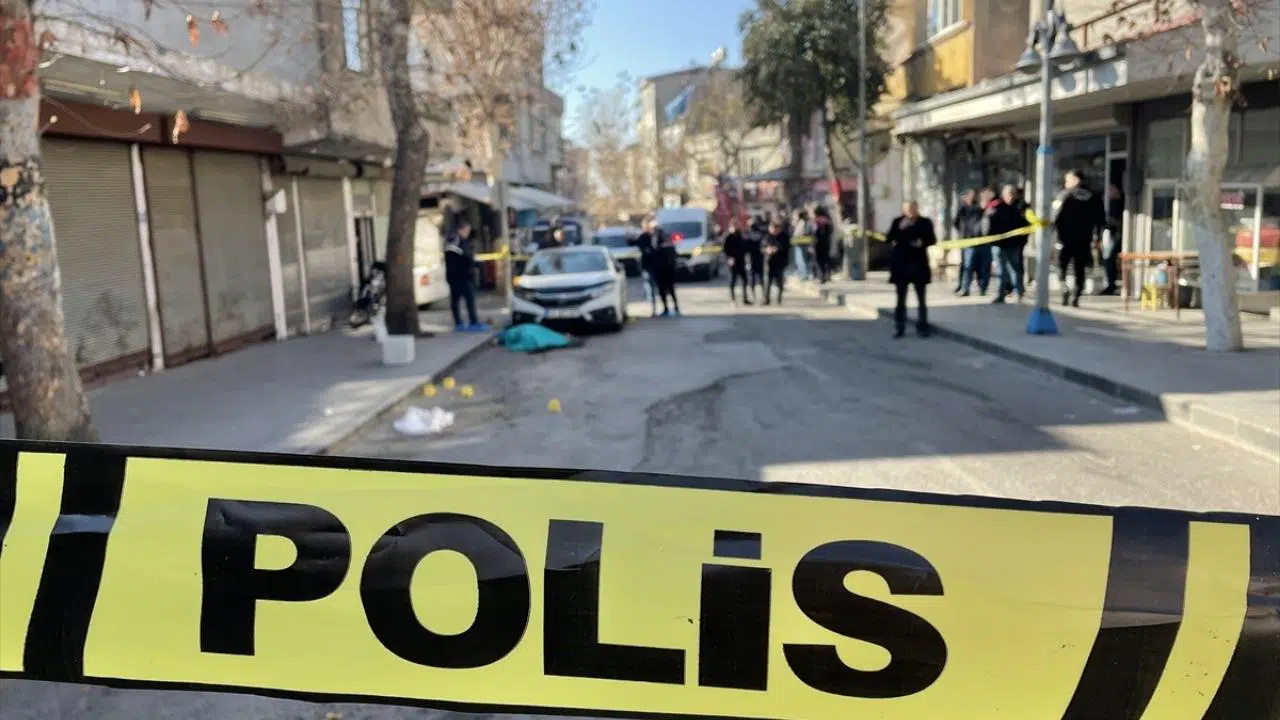 Kahramanmaraş'ta çıkan pompalı tüfekli kavgada baba ve oğlu öldü!