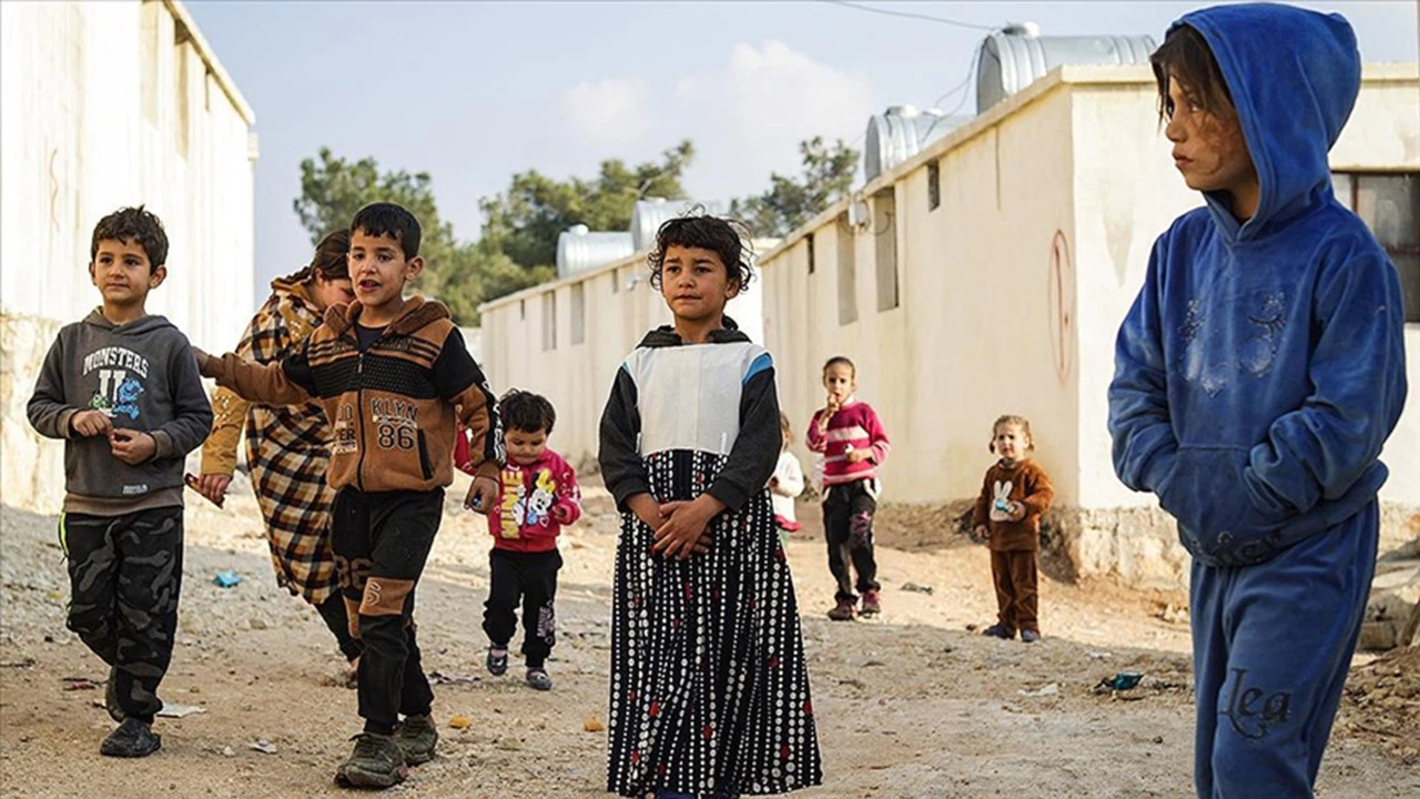 Afrin'de 40 ev ailelere teslim edildi