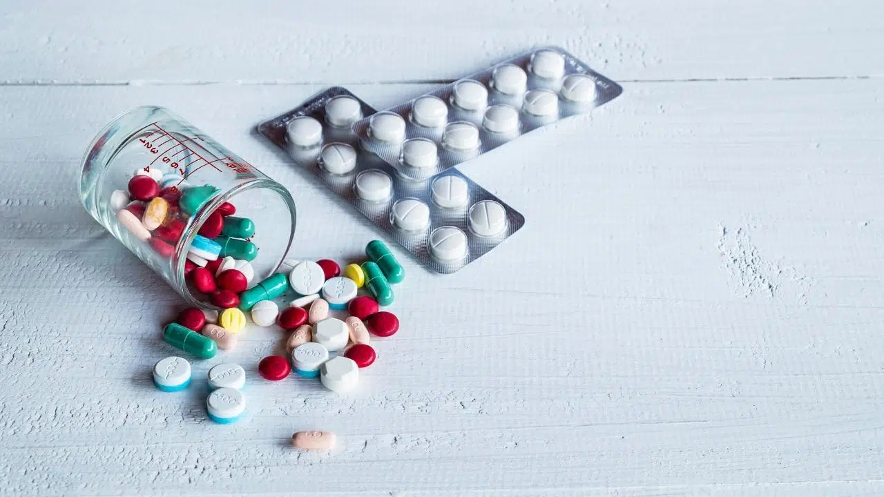 Sağlık Bakanı Koca'dan sahte ilaç iddialarına yanıt: "Türkiye'ye Bangladeş'ten bugüne kadar bir kutu dahi ilaç girmedi"