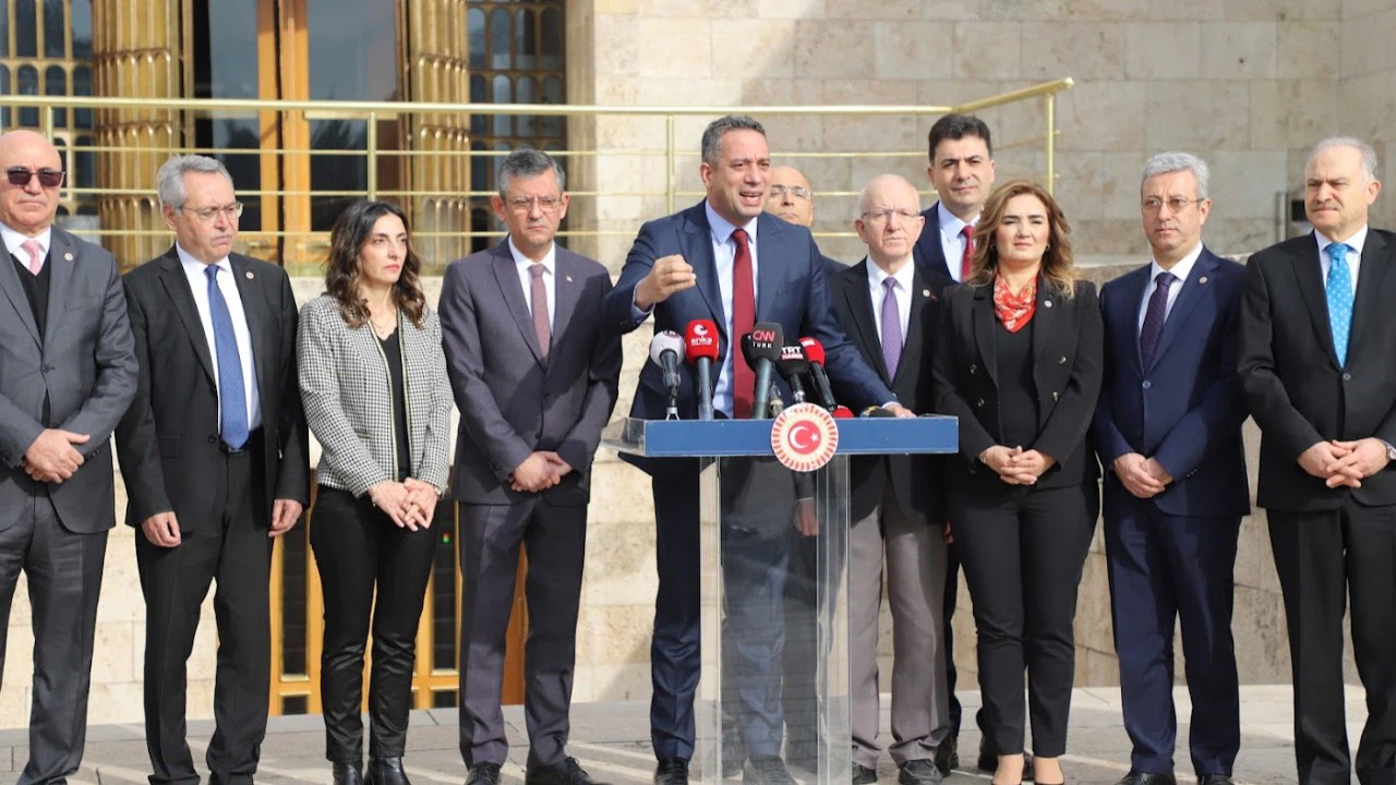 Başarır: “Kaldırmazsanız, namertsiniz”