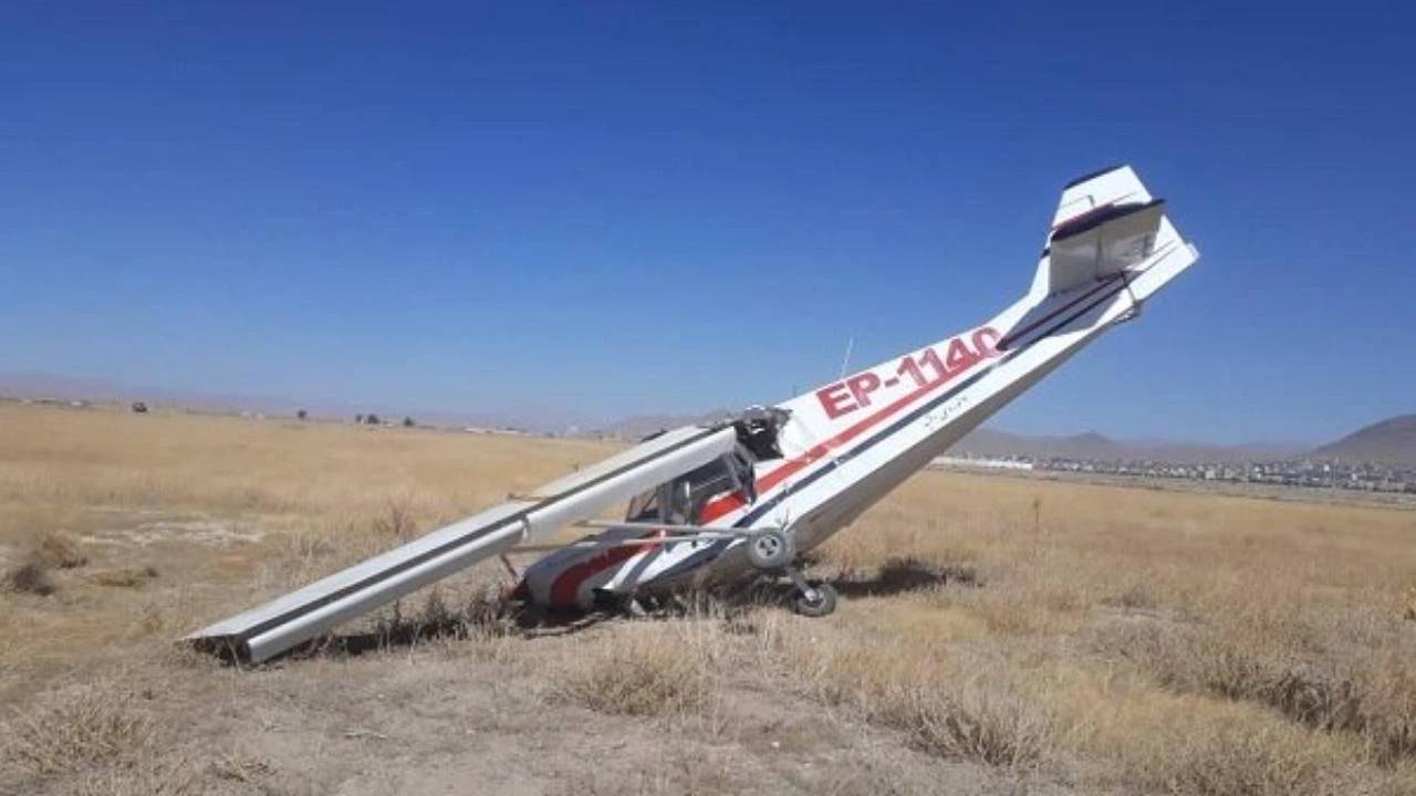İran'da eğitim uçağı düştü