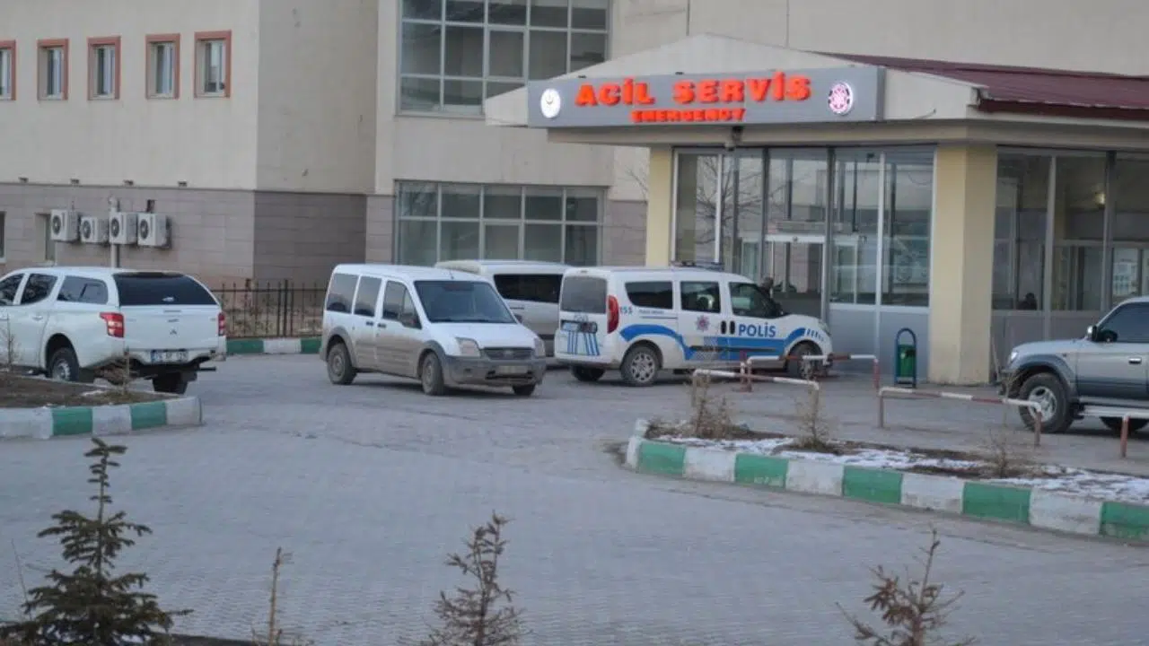 Ağrı'da askeri aracın devrilmesi sonucu 2 asker şehit oldu