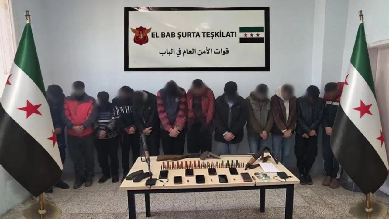 Suriye'de DEAŞ'a bir darbe daha: Sözde kadı da dahil 16 kişi yakalandı!