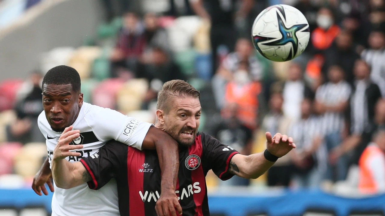 Caner Erkin Başakşehir yolunda!