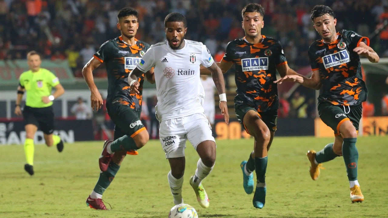 Beşiktaş Alanyaspor'u konuk ediyor!