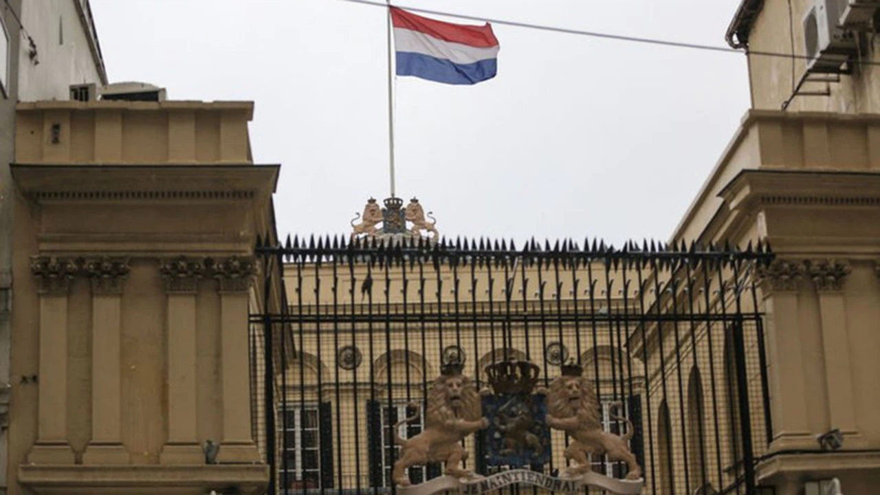 Hollanda İstanbul'daki Konsolosluğunu kapatıyor