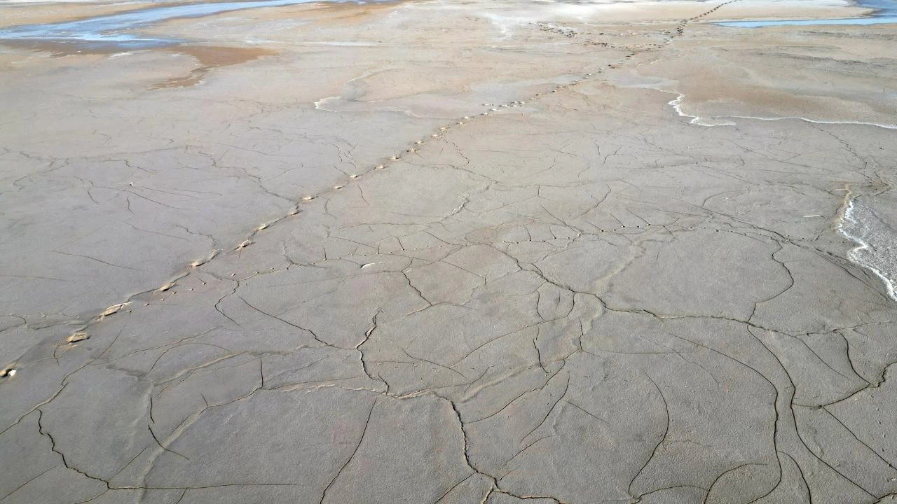 Tuz Gölü'nde su alanı yüzde 10 seviyesine düştü!