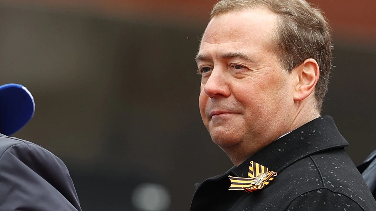 Medvedev "Her türlü silahı kullanmaya hazırız"