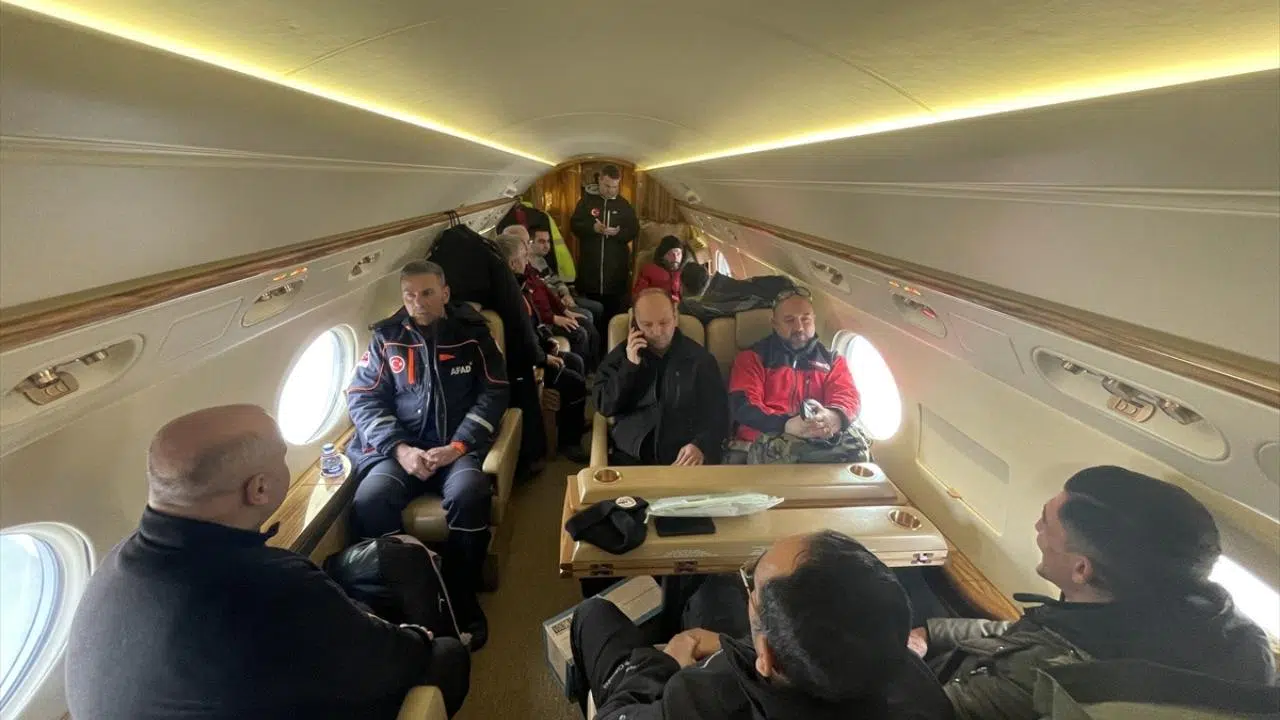 Cumhurbaşkanlığına ait 2 uçak arama kurtarma ve sağlık ekiplerine tahsis edildi!