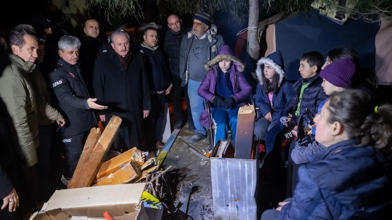 Hatay'da arama kurtarma çalışmaları sürüyor