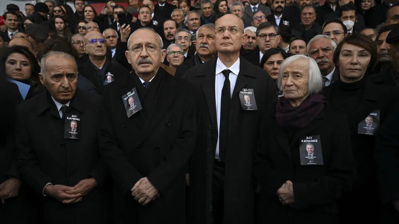 Eski CHP Genel Başkanı Deniz Baykal son yolculuğuna uğurlanıyor