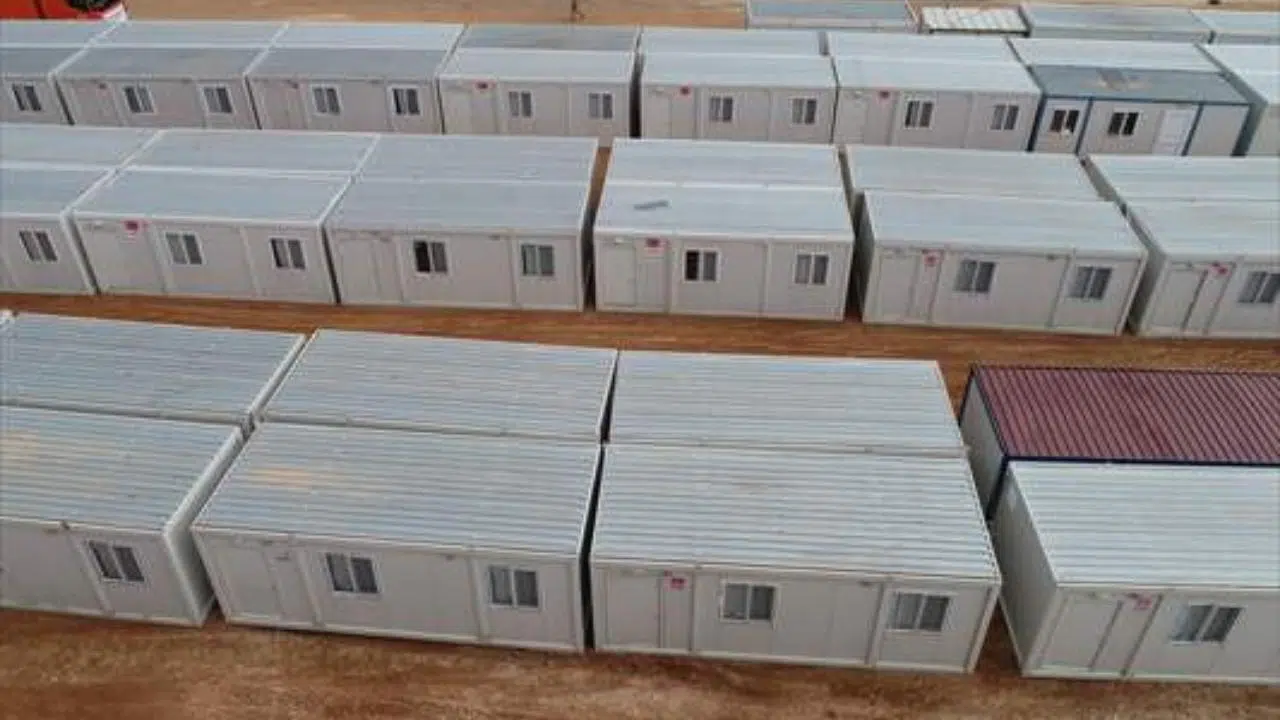 Adıyaman'da geniş bir alana konteyner kent kuruluyor