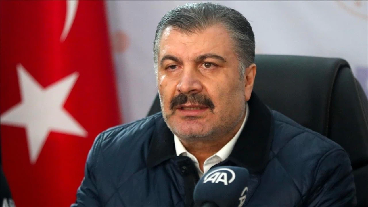 Bakan Koca, enkaz çalışması yapan personel aşılanıyor