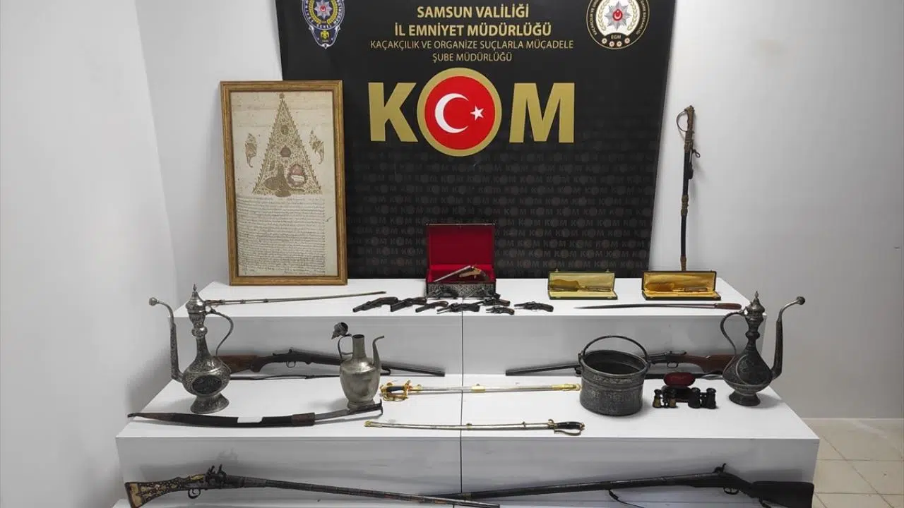 Samsun'da tarihi eser niteliğinde 16 kılıç ele geçirildi