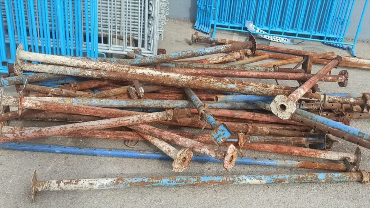 Öğrenci yurdu inşaatından hırsızlık yapan 2 zanlı tutuklandı