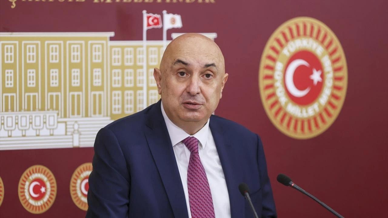 Özkoç: “Kızılay’ı holdinge dönüştürdünüz”