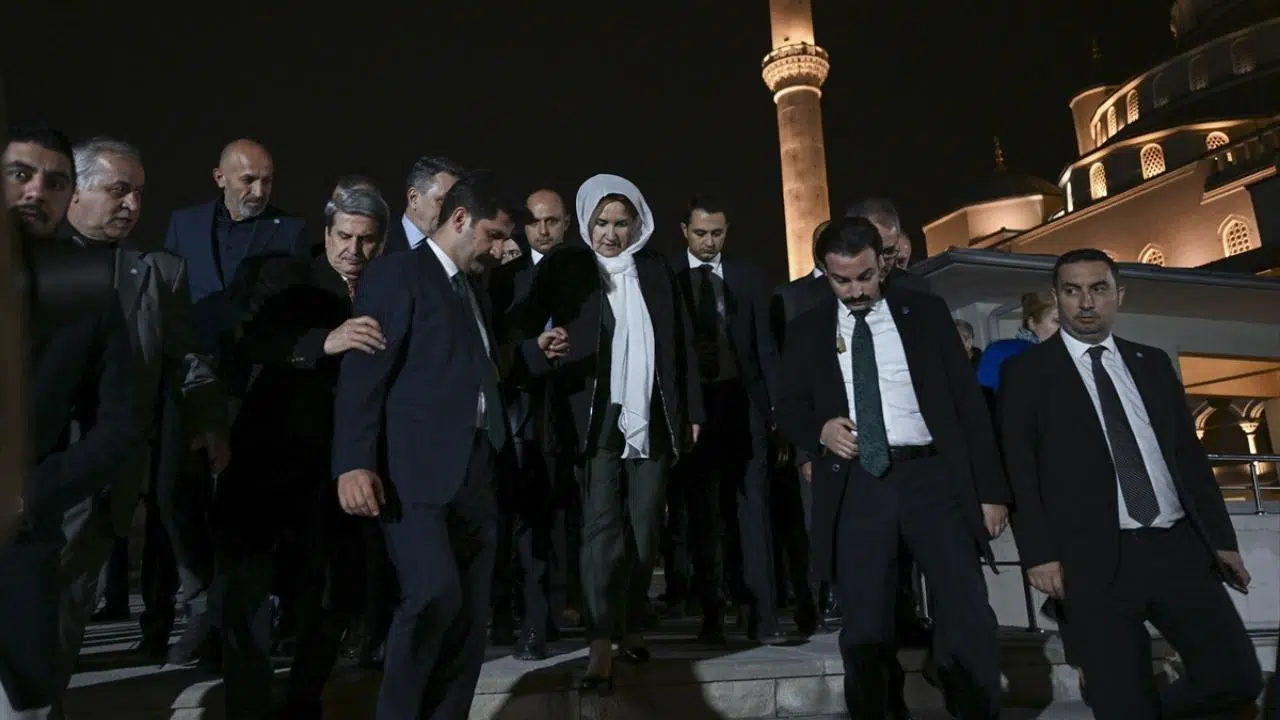 İYİ Parti Genel Başkanı Akşener, depremzedeler için mevlit okuttu!