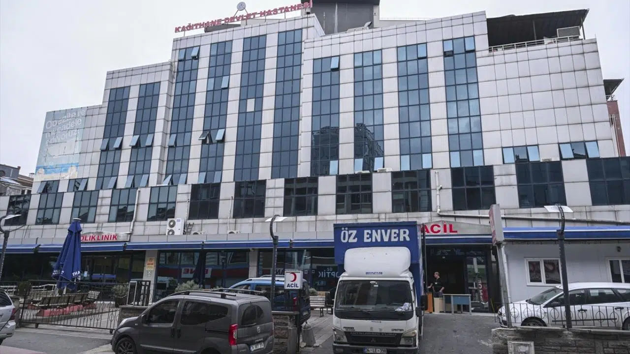 Kağıthane Devlet Hastanesi'nde tahliye sürüyor