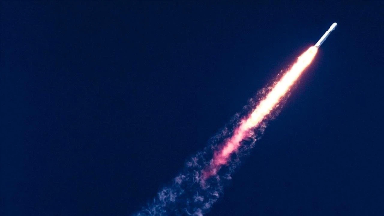 Gözlem uydusu taşıyan roket infilak ettirildi!