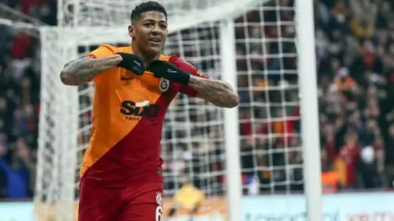 Galatasaray'dan Van Aanholt açıklaması!