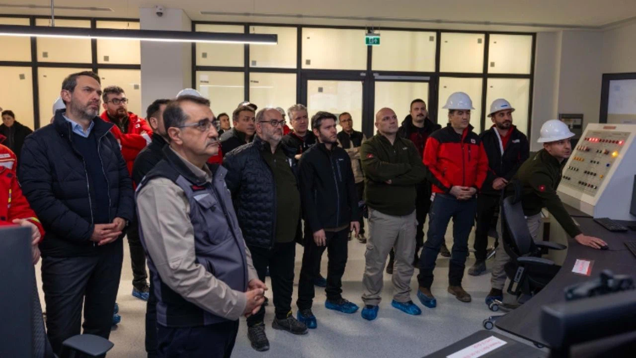 Karadeniz gazında sıcak gelişme! Bakan Dönmez müjdeyi verdi!