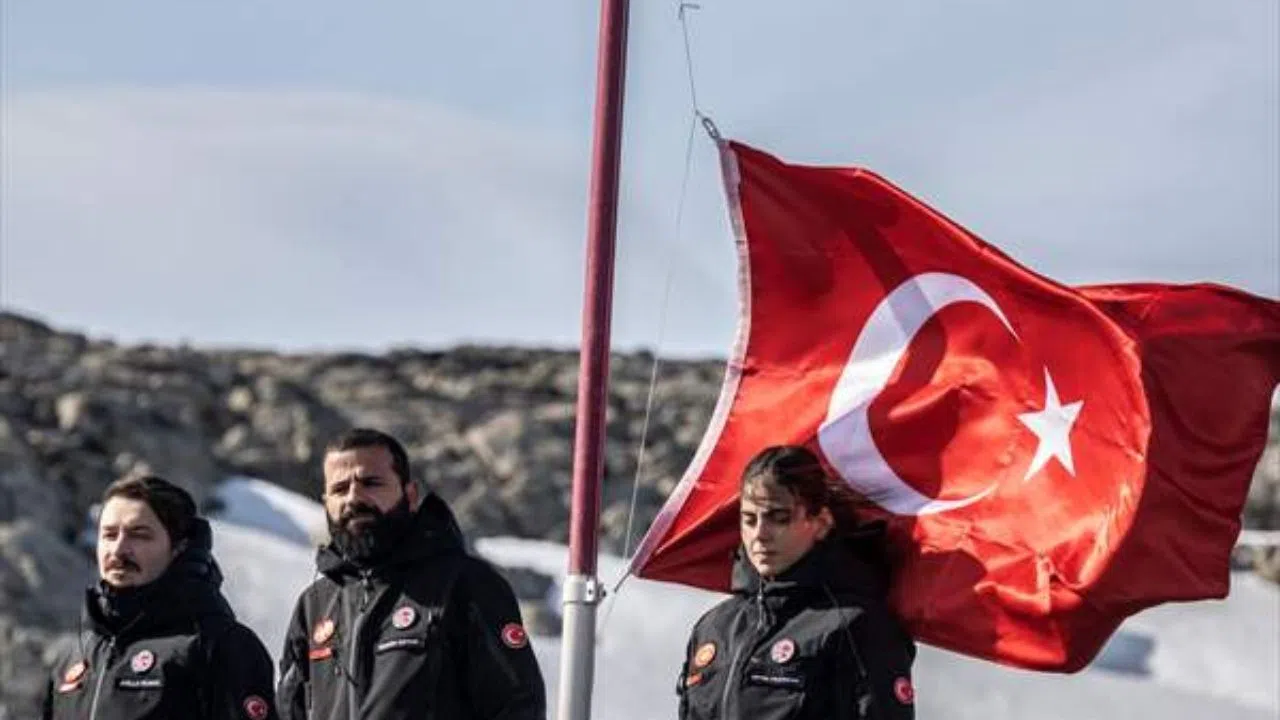 Dünyanın geleceğine ışık tutan yolculuk: Ulusal Antarktika Bilim Seferi