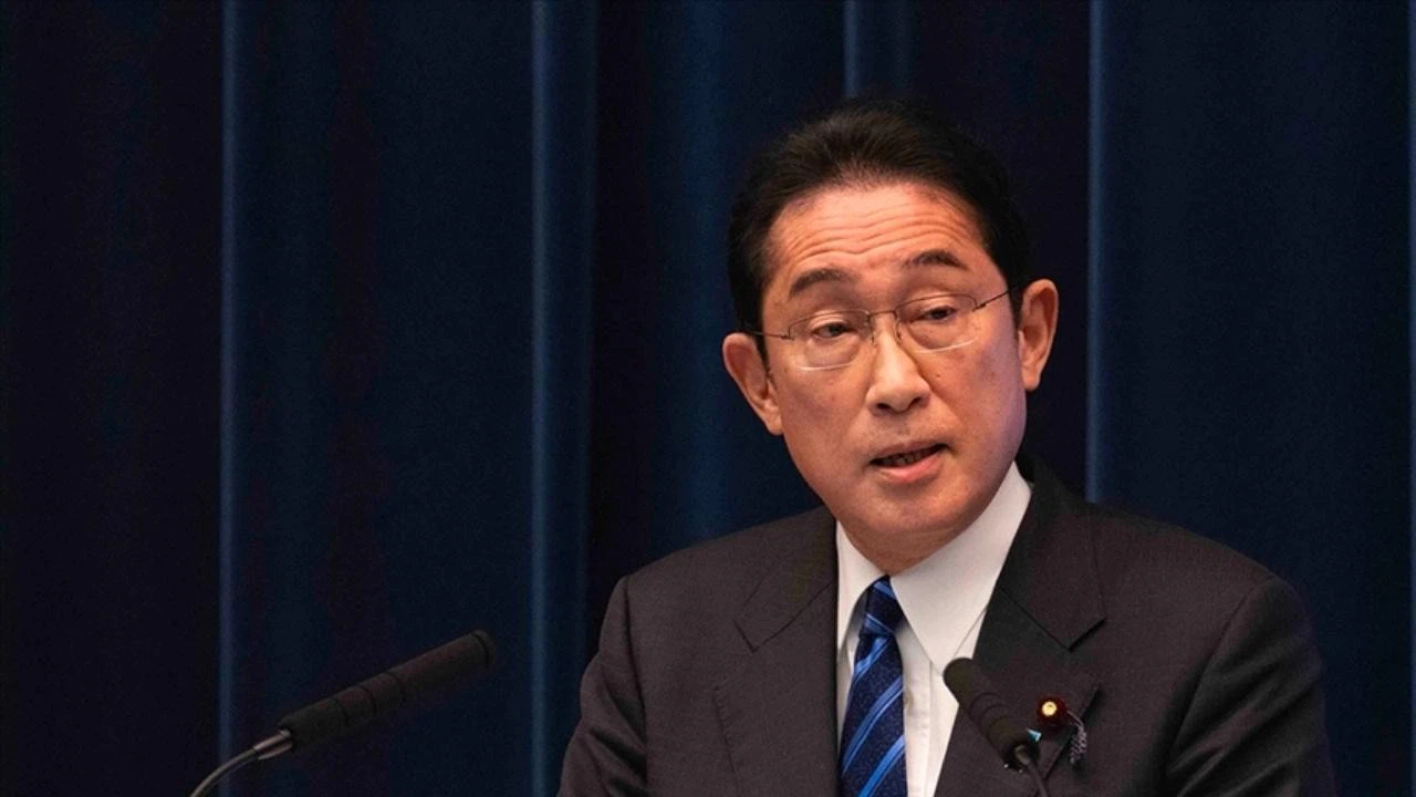 Japonya Başbakanı, oğlunu görevden aldı!